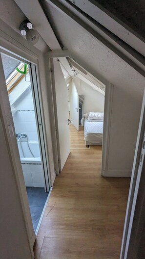 3 soverom, strykejern/-brett, wi-fi og sengetøy