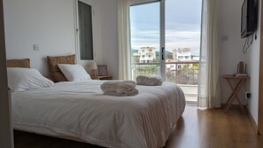 3 chambres, fer et planche à repasser, Wi-Fi, literie fournie