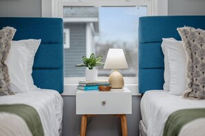 4 Schlafzimmer, Schreibtisch, Bügeleisen/Bügelbrett, Reisekinderbett