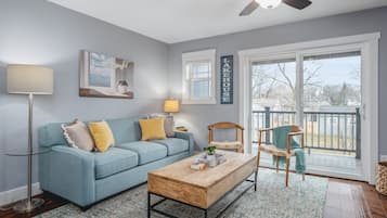 Smart TV, fireplace, books
