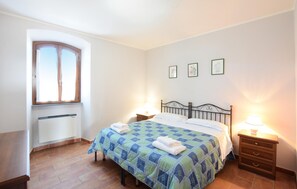2 habitaciones, cuna de viaje, wifi gratis y ropa de cama