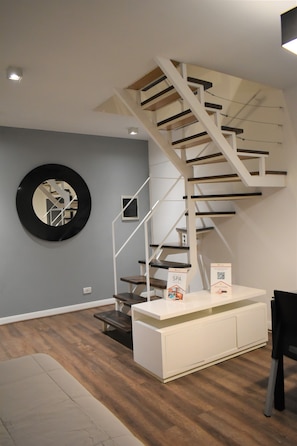 Senior Apartment | Living area | 32-inch LED TV with cable channels - Syrah Studios (Buenos Aires)