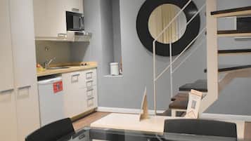Apartament sènior | Sala d'estar | Televisor LED de 32 polzades amb canals per cable