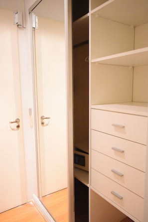 1 bedroom, premium bedding, down duvets, in-room safe
