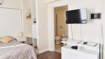 Apartament superior, vistes al pati | 1 dormitori, roba de llit d'alta qualitat i cobrellits