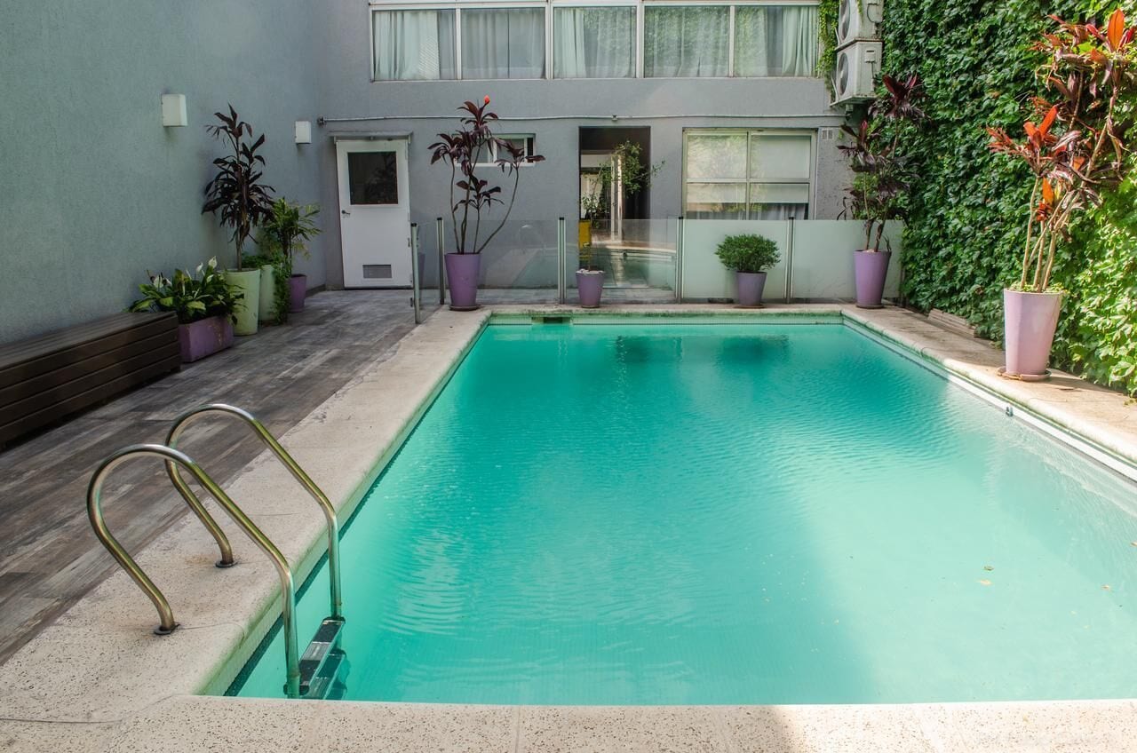 Kolam renang terbuka 