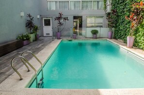 Outdoor pool - Syrah Studios (Buenos Aires)