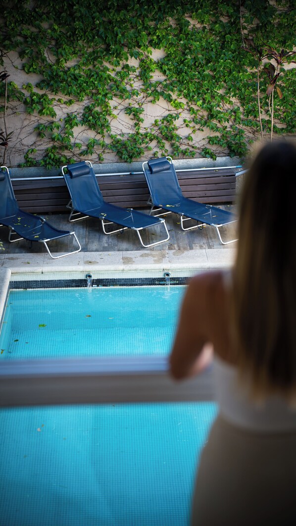 Standard Apartment, Pool View | Living area | 32-inch LED TV with cable channels - Syrah Studios (Buenos Aires)