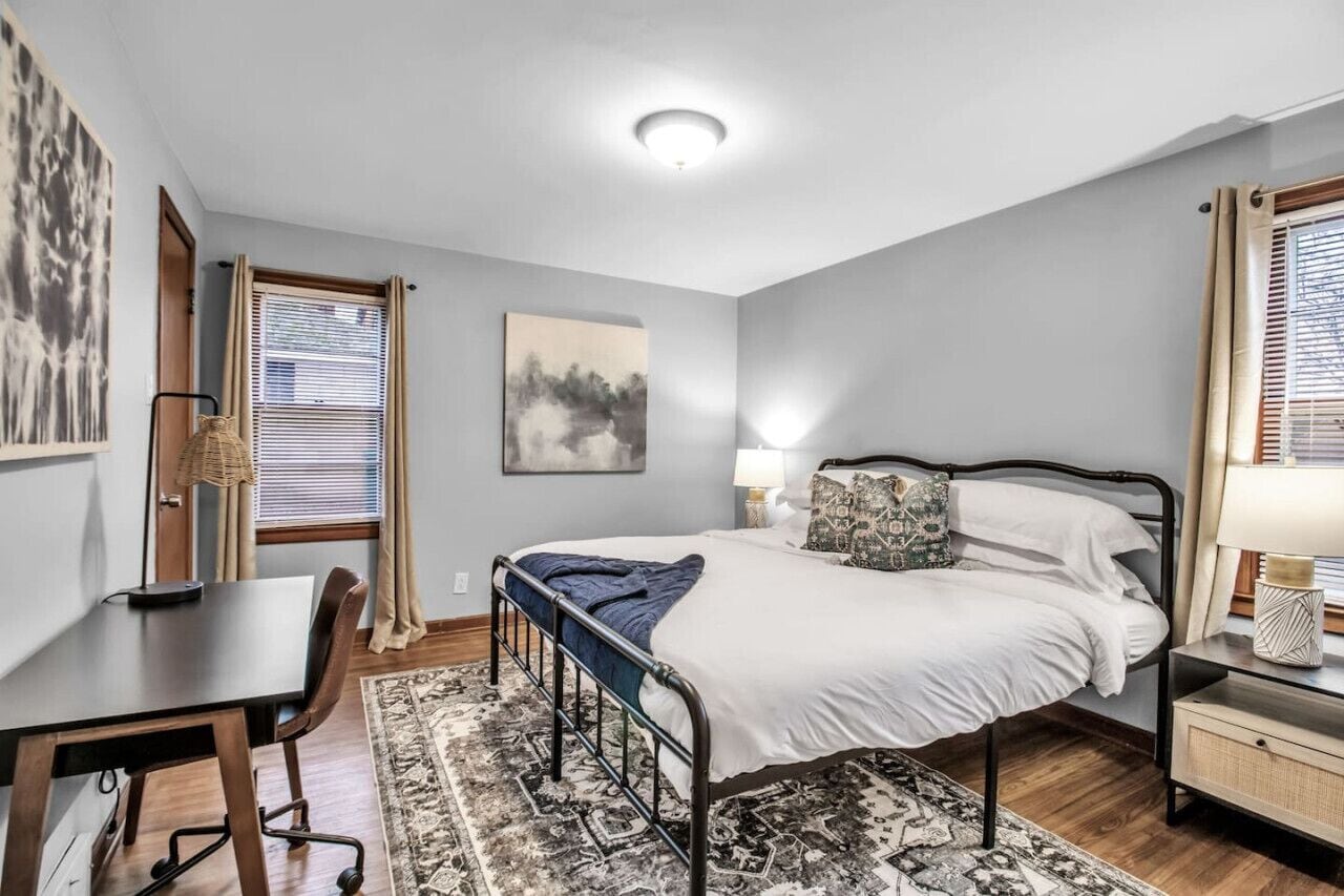 3 bedrooms, desk, travel crib, free WiFi