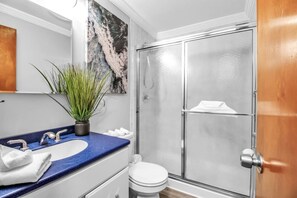 Towels - Entire House Walkable to Niagara Falls & Aquarium (Niagara Falls)