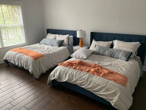 5 chambres, fer et planche Ă repasser, Wi-Fi, draps fournis