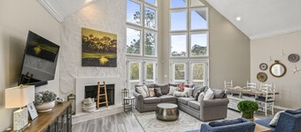 Latitude Adjustment|Waterfront|Pool|Sleeps 10|Your Ultimate Waterfront Retreat!