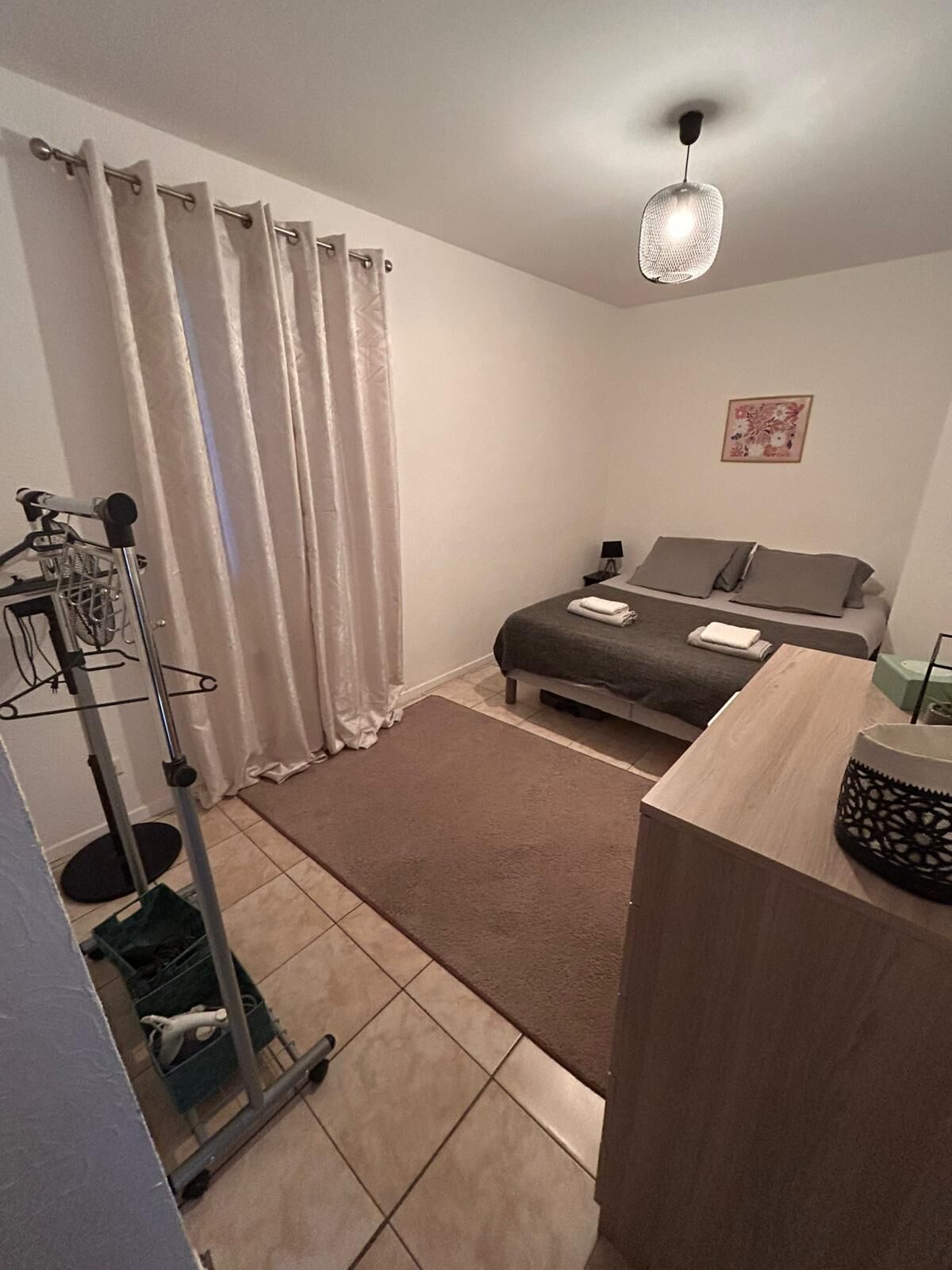 2 bedrooms, soundproofing, iron/ironing board, travel crib