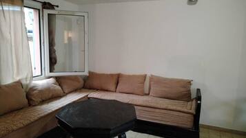 TV connectée, livres, chaßne hi-fi