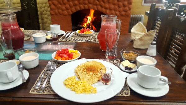 Free daily full breakfast - Rumipamba del Zuro Casa Hacienda (Rumipamba)