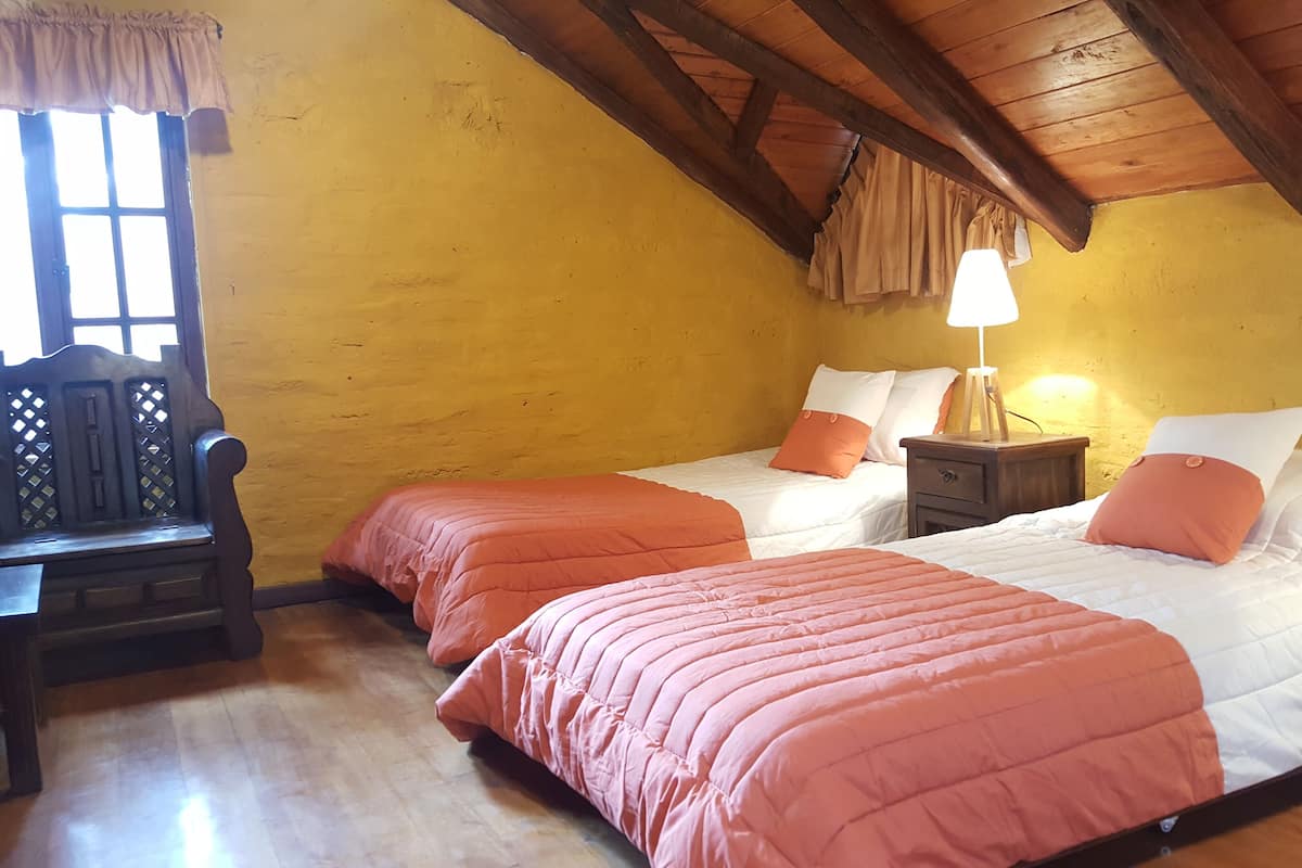 Decoración personalizada, muebles diferentes y wifi gratis