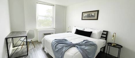 Schreibtisch, Bügeleisen/Bügelbrett, kostenloses WLAN, Bettwäsche