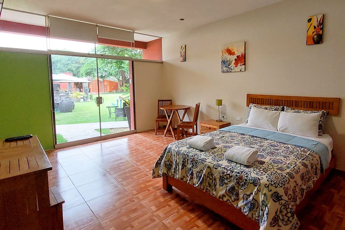 Classic Room | Desk, WiFi (free), individually furnished