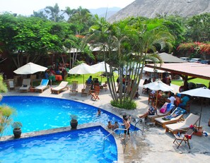 Kolam renang outdoor