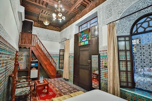 Quarto casal ou duplo premier, 1 quarto | Cofres nos quartos, Wi-Fi de cortesia