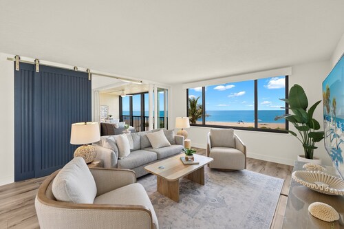 GULF FRONT  Loggerhead Cay unit 513, professional decor!