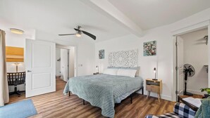 2 Schlafzimmer, Schreibtisch, Bügeleisen/Bügelbrett, kostenloses WLAN