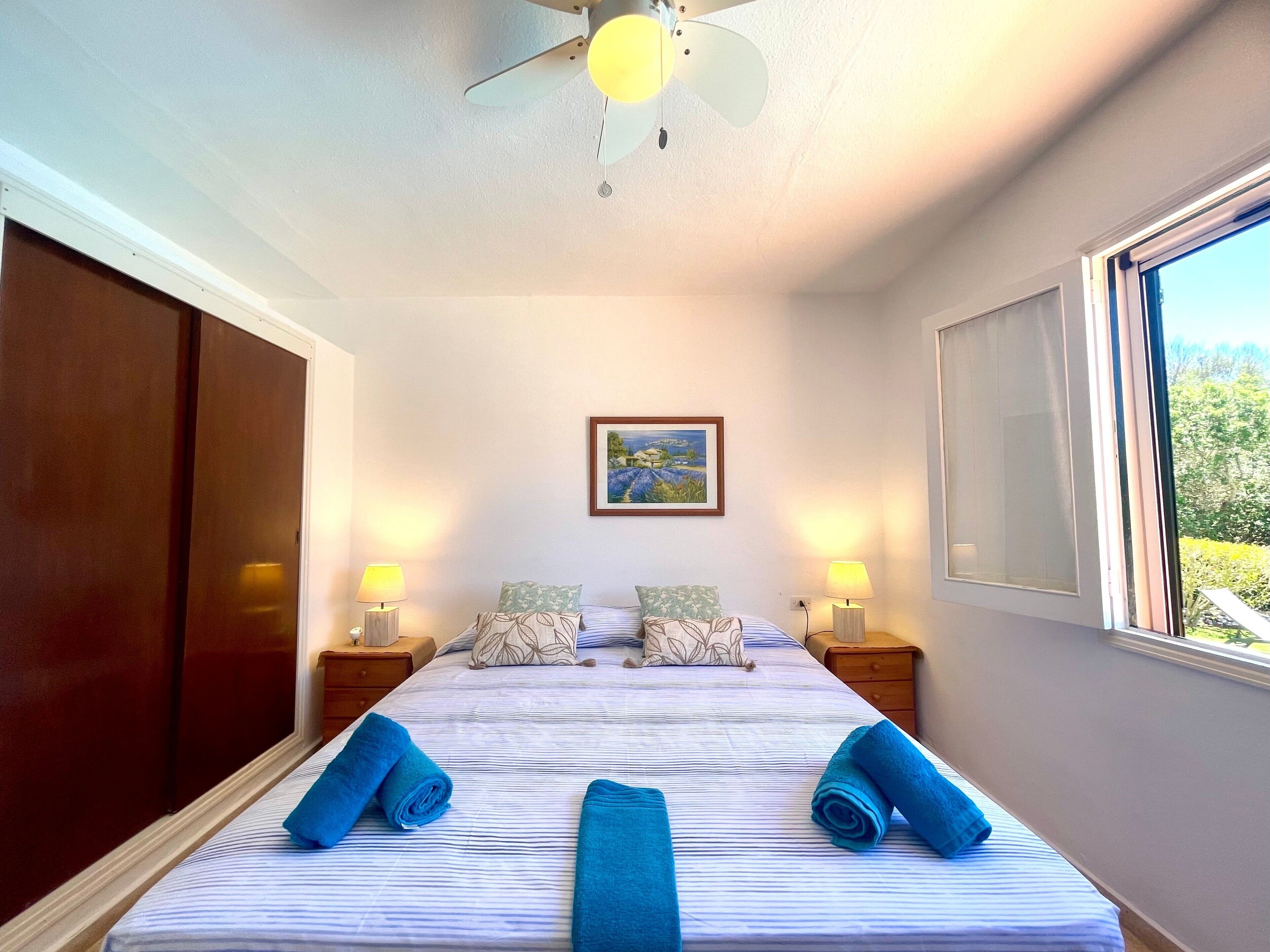 2 bedrooms, iron/ironing board, WiFi (free), bed sheets