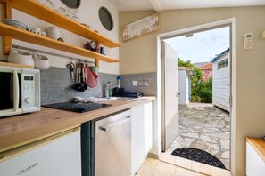 冰箱、微波炉、炉灶、洗碗机