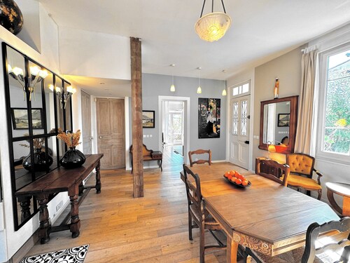 Villa "Maison Avec Studio Cros De Cagnes" with Private Terrace, Wi-Fi, and Air Conditioning