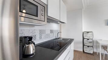 Refrigerador, microondas, parrilla de estufa y lavavajillas