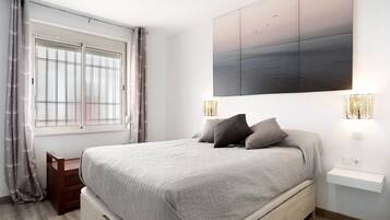 2 bedrooms, iron/ironing board, free WiFi, bed sheets