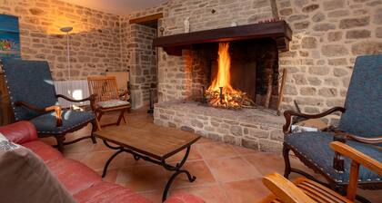 Holiday Home 'Longère 200 M2' with Private Terrace, Private Garden and Wi-Fi