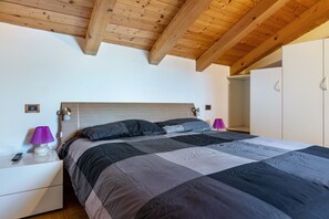 2 soverom, strykejern/-brett, wi-fi (inkludert) og sengetøy