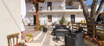 Holiday Apartment "Casa Masala" with Private Terrace & Shared Garden