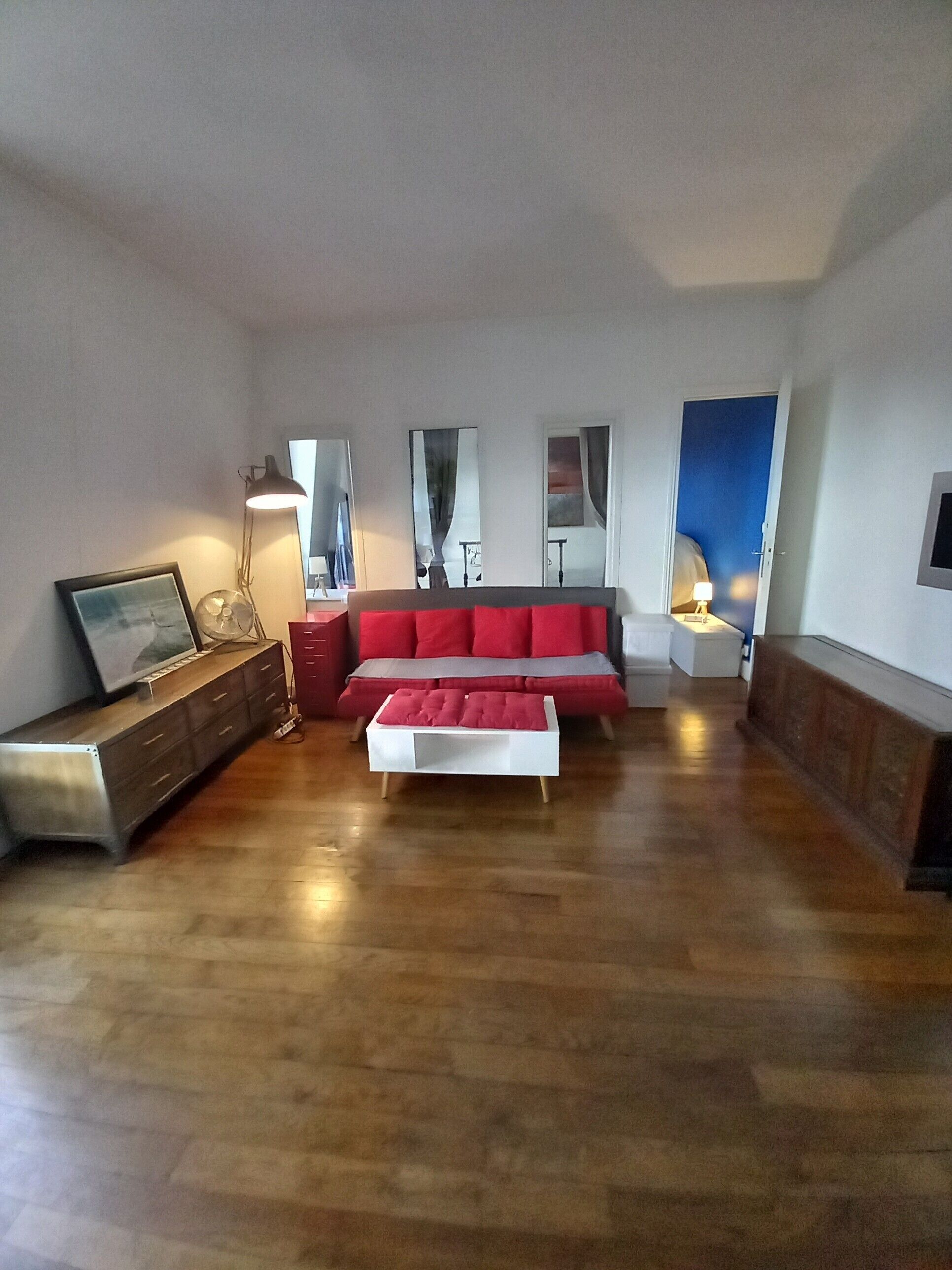 1 chambre, fer et planche à repasser, Wi-Fi gratuit, draps fournis