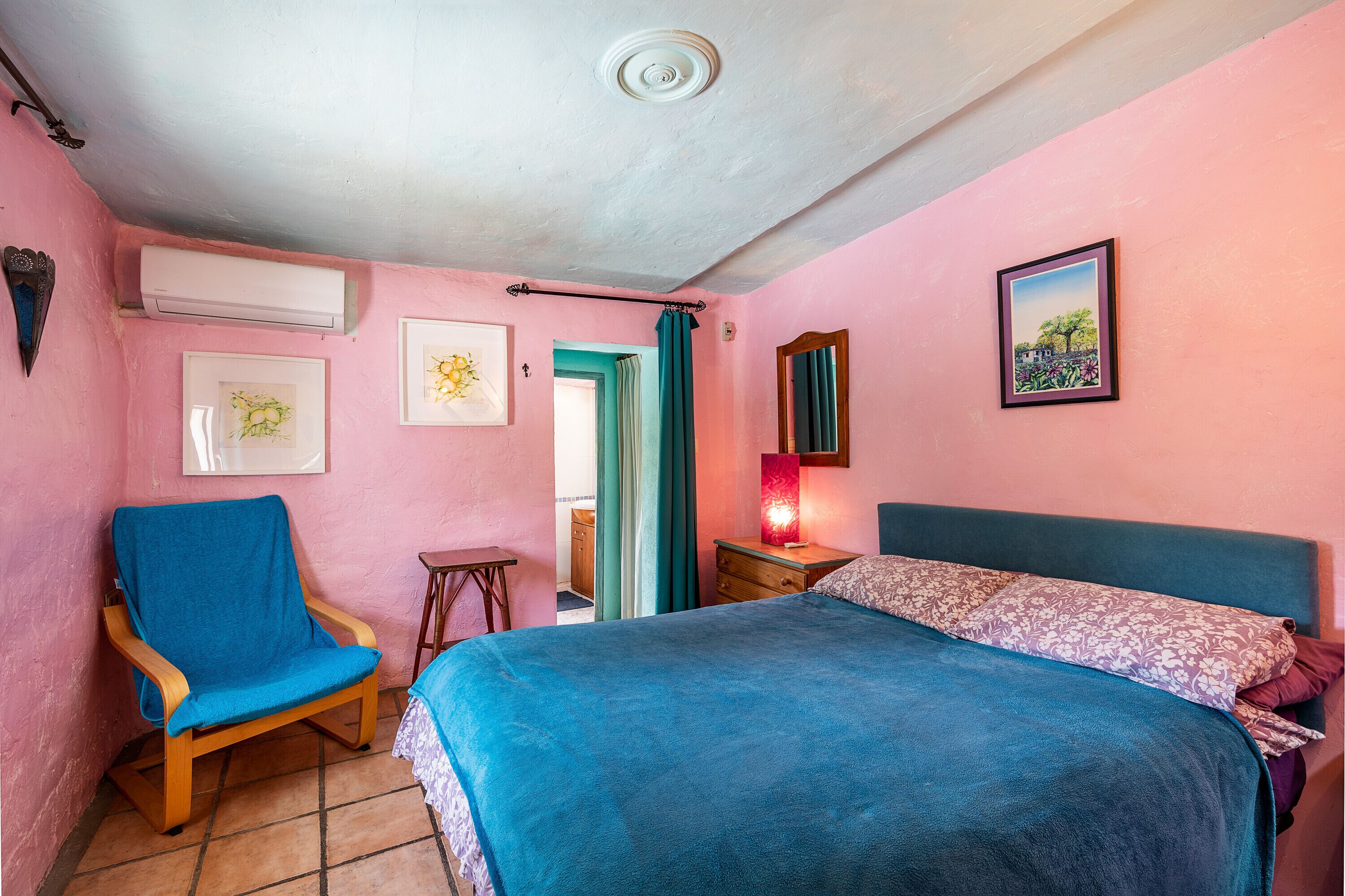 2 多间卧室、熨斗/熨衣板、免费 WiFi、床单