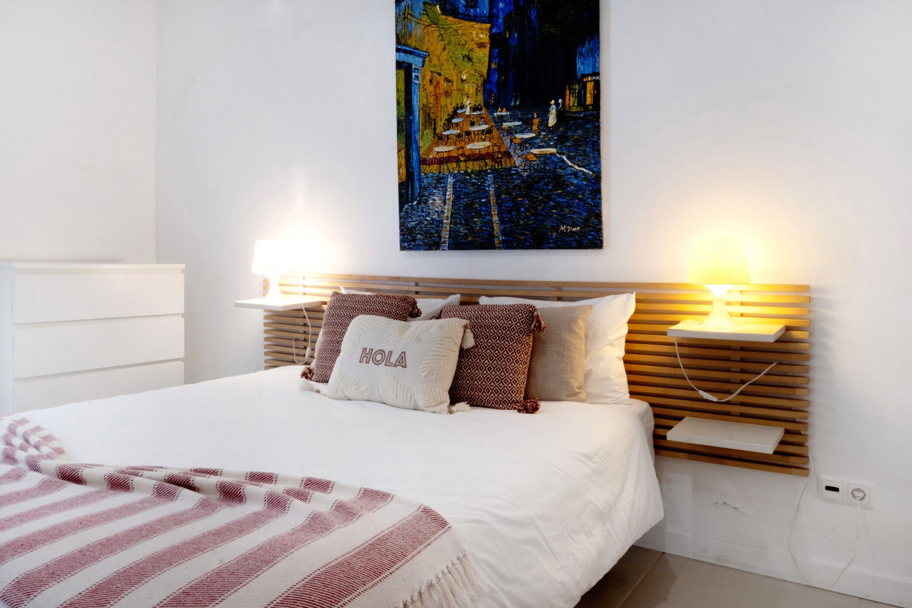 1 habitación, tabla de planchar con plancha, wifi gratis y ropa de cama 