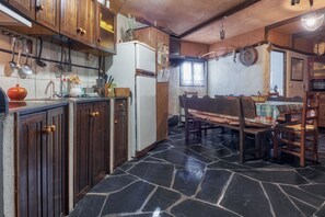 Dining - Holiday Home 'Carriles Romanos' with Mountain Views, Shared Pool and Private Terrace (Odollo)