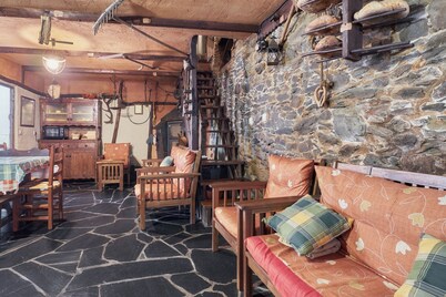 Casa de vacaciones 'Carriles Romanos' con vistas a la montaña, piscina compartida y terraza privada