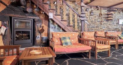 Holiday Home 'Carriles Romanos' with Mountain Views, Shared Pool and Private Terrace