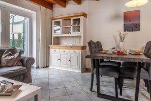 Dining - 50005 Ferienhaus Louis - Die Doppelhaushälfte mit ca. 78qm Kann mit bis zu 6 Personen und Einem (Wittmund)