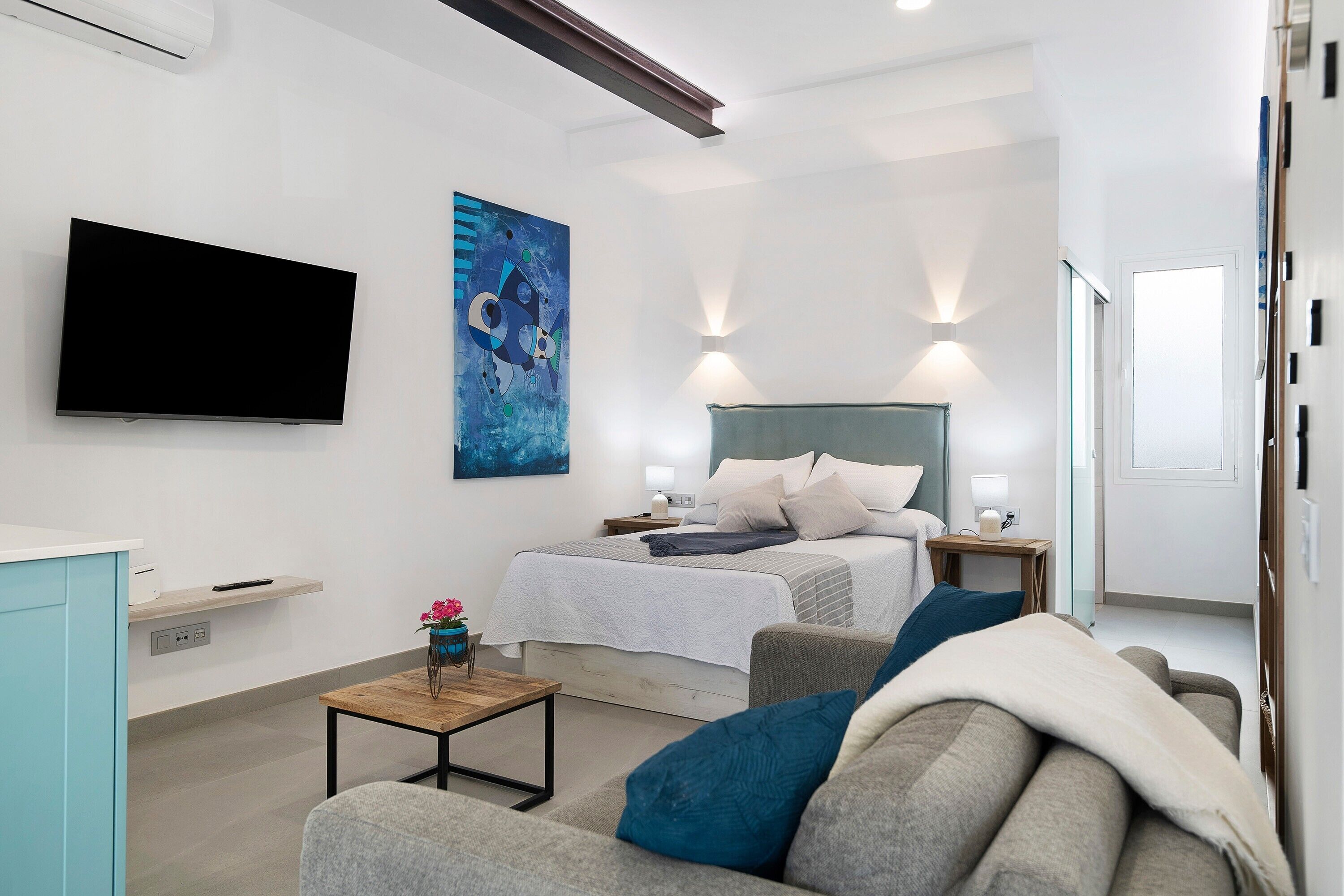 1 slaapkamer, een strijkplank/strijkijzer, gratis wifi, beddengoed