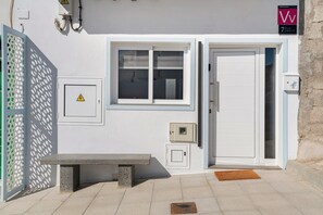 Exterior detail - Vacation Studio 'Casa Mara 1' with Sea View, Wi-Fi and Air Conditioning (Playa Quemada)