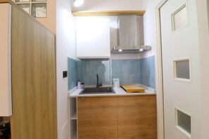 Refrigerador, horno, parrilla de estufa y periquera 