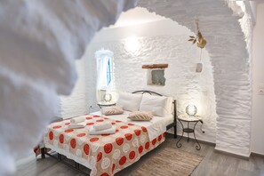 1 bedroom, iron/ironing board, free WiFi, bed sheets - Central Holiday Apartment 'Olga's House kythnos D' (??????)