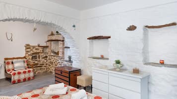 1 slaapkamer, een strijkplank/strijkijzer, gratis wifi, beddengoed