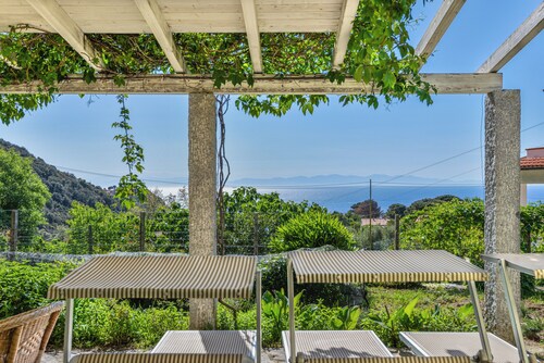 Casa Vacanze 'Merlo Casa Vai' con vista mare, Wi-Fi e aria condizionata