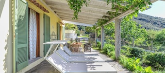 Holiday Home 'Merlo Casa Vai' with Sea View, Wi-Fi and Air Conditioning