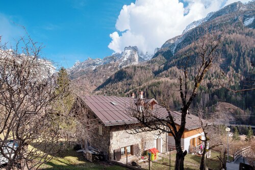 Apartment "La Casa Di Bryan" with Mountain View and Private Garden