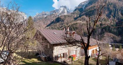 Apartment "La Casa Di Bryan" with Mountain View and Private Garden